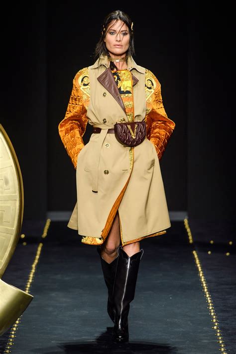 pubblicità versace vol 1 2019|Versace Fall.